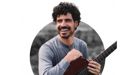 El embajador mundial de la guitarra española